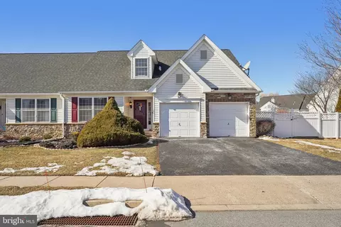 1234 Briarwood Ln, Easton, PA 18040