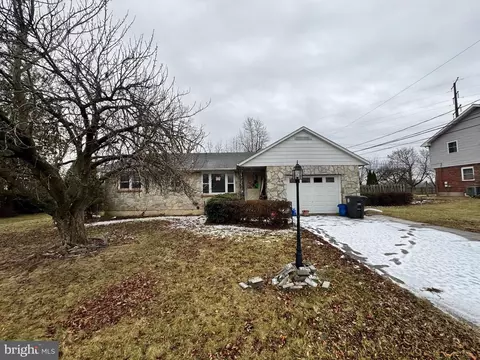 1225 Brentwood Ave, Bethlehem, PA 18017