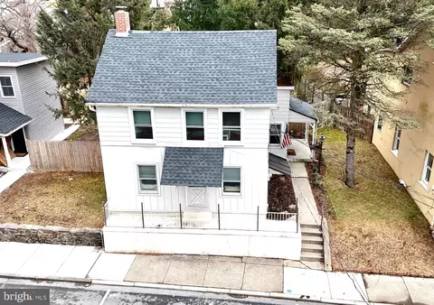 155 Main St, Hellertown, PA 18055