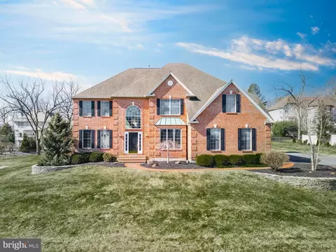 2098 Fieldstone Dr, Bethlehem, PA 18015