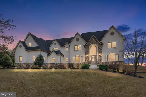 1460 Jakes Pl, Hellertown, PA 18055