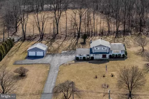 1272 Richmond Rd, Bangor, PA 18013