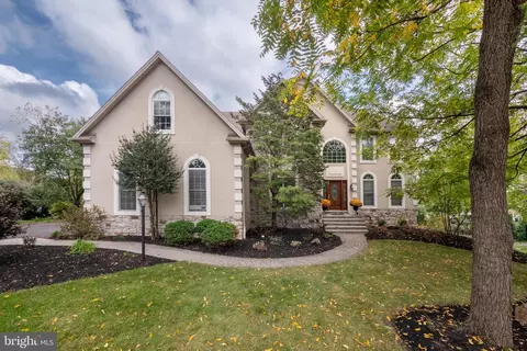 1643 Woodfield Dr, Bethlehem, PA 18015