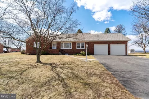 5763 Kesslersville Rd, Nazareth, PA 18064
