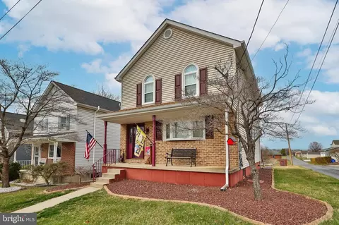 7 W 1st St, Northampton, PA 18067