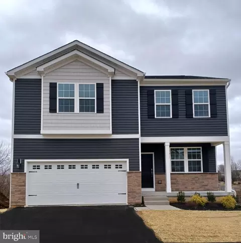 312 Knollwood Dr, Forks Township, PA 18040