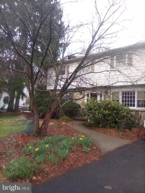 1311 Stafore Dr, Bethlehem, PA 18017