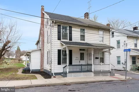 303 Green St, Bath, PA 18014