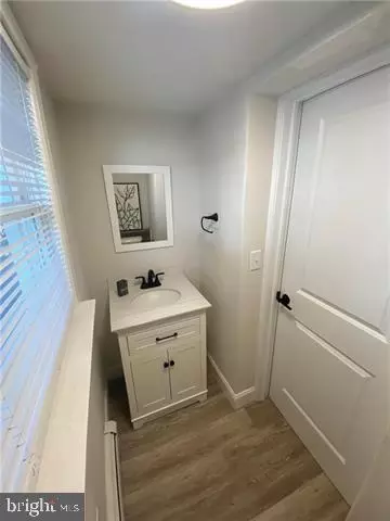 Entry Way - 31 E Goepp St, Bethlehem, PA 18018 photo 3 of 4