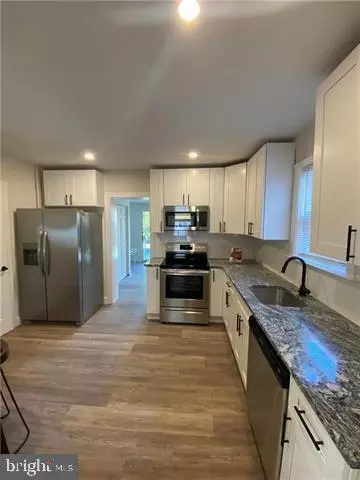 Entry Way - 31 E Goepp St, Bethlehem, PA 18018 photo 2 of 4
