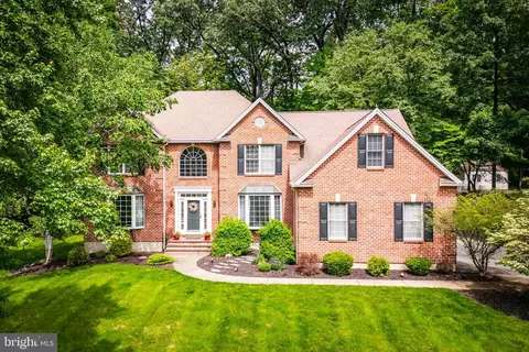 1597 Woodfield Dr, Bethlehem, PA 18015