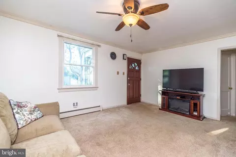 Living - 321 Willow Rd, Hellertown, PA 18055 photo 1 of 1