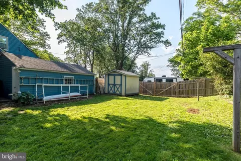 Exterior - 321 Willow Rd, Hellertown, PA 18055 photo 5 of 6