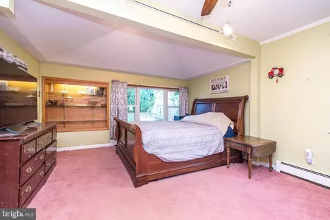 Bedroom - 321 Willow Rd, Hellertown, PA 18055 photo 1 of 4