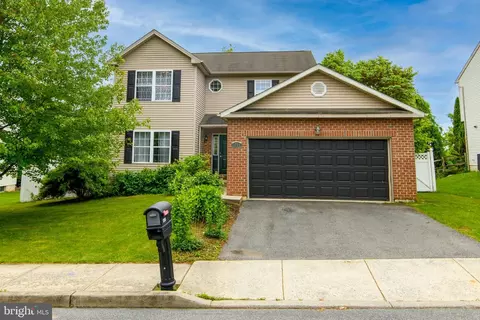 1200 Vera Dr, Easton, PA 18040