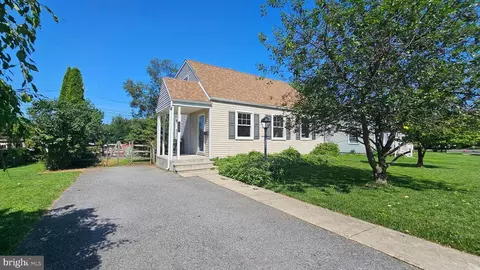 438 Locust Rd, Hellertown, PA 18055