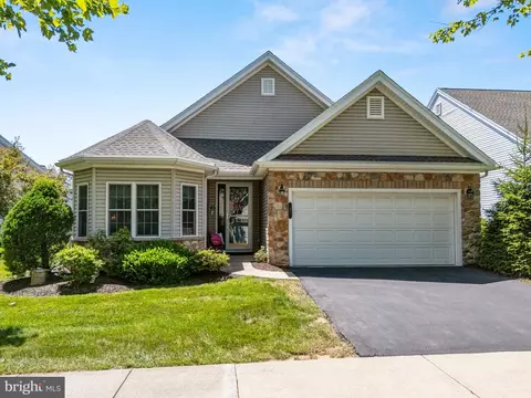 67 Glenmoor Cir S, Easton, PA 18045