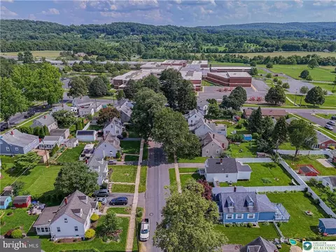 View/Area - 132 Cedar Rd, Hellertown, PA 18055 photo 5 of 10