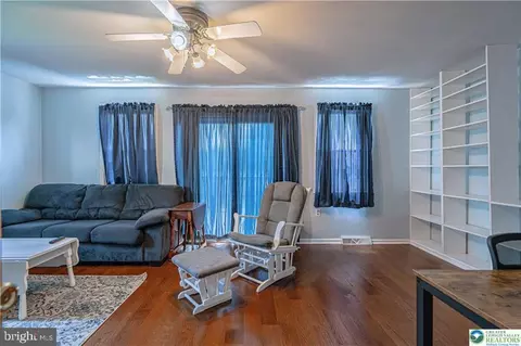 Living - 132 Cedar Rd, Hellertown, PA 18055 photo 2 of 5