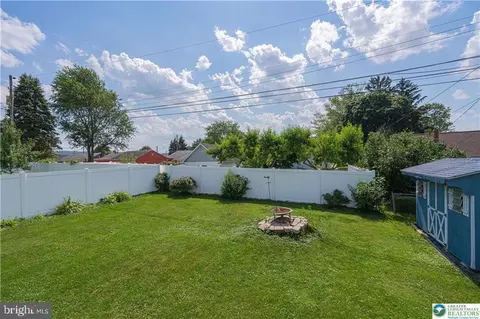 Exterior - 132 Cedar Rd, Hellertown, PA 18055 photo 6 of 8