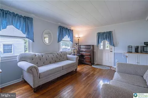 Living - 132 Cedar Rd, Hellertown, PA 18055 photo 1 of 5