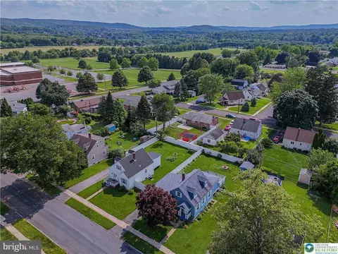 View/Area - 132 Cedar Rd, Hellertown, PA 18055 photo 2 of 10