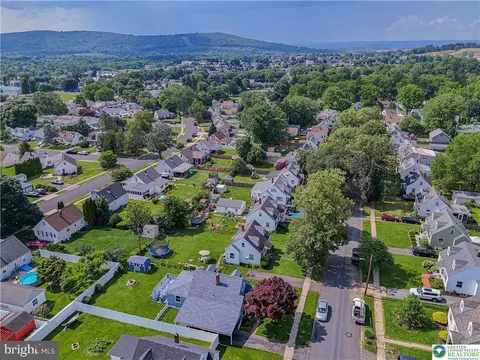 View/Area - 132 Cedar Rd, Hellertown, PA 18055 photo 4 of 10