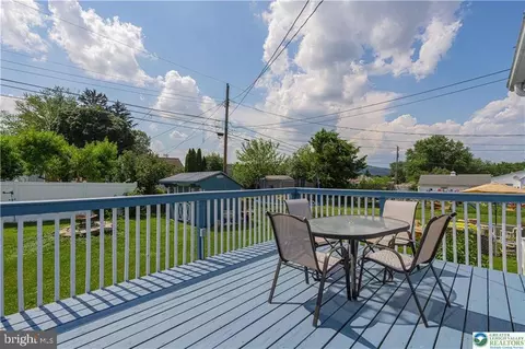Exterior - 132 Cedar Rd, Hellertown, PA 18055 photo 3 of 8