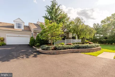 1866 Felicity Ln, Hellertown, PA 18055