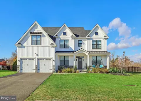 20 Emily Ct, Williams Township, PA 18042