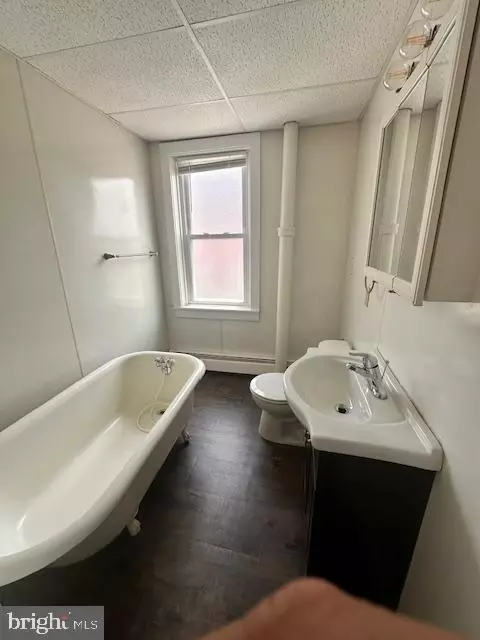 Bath - 121 E Garrison St, Bethlehem, PA 18018 photo 3 of 3