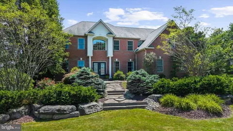 221 Sonny Dr, Wind Gap, PA 18091