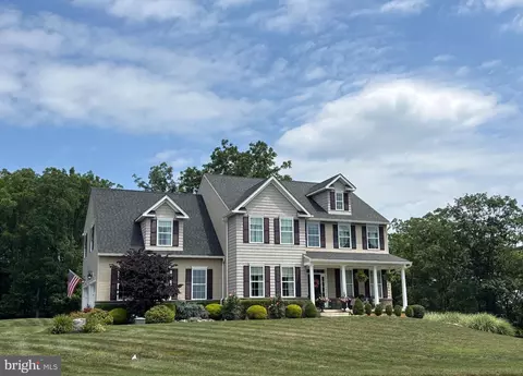 9815 Hilltop Dr, Bangor, PA 18013