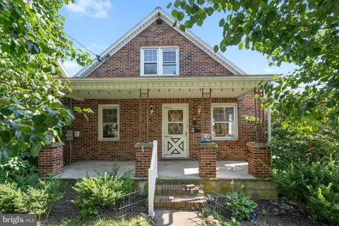 439 W Center St, Nazareth, PA 18064