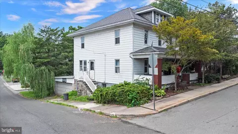 402 N 8th St, Bangor, PA 18013