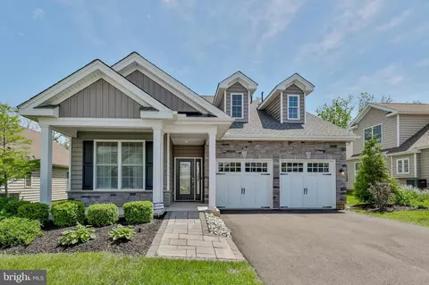 3896 Independence Dr, Easton, PA 18045