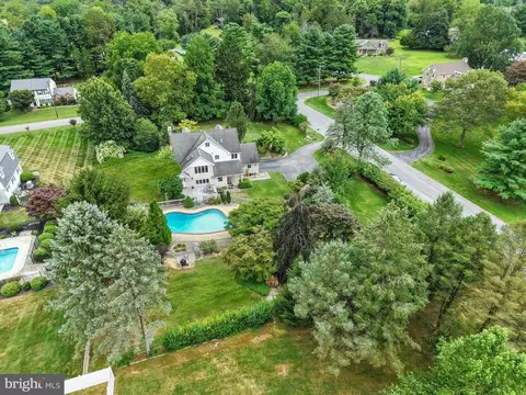 3606 Drifting Dr, Hellertown, PA 18055
