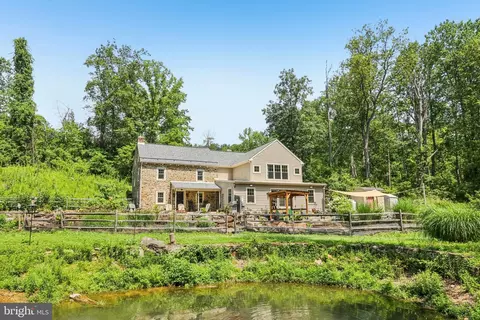 450 Buttermilk Rd, Easton, PA 18042