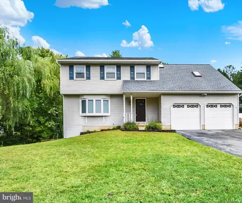 510 Ramblewood Dr, Easton, PA 18040