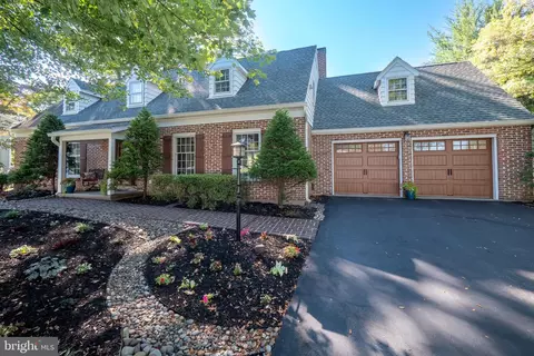 766 Barrymore Ln, Bethlehem, PA 18017
