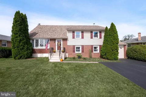 1881 Levering Pl, Bethlehem, PA 18017