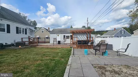 457 Maple Rd, Hellertown, PA 18055 photo 27