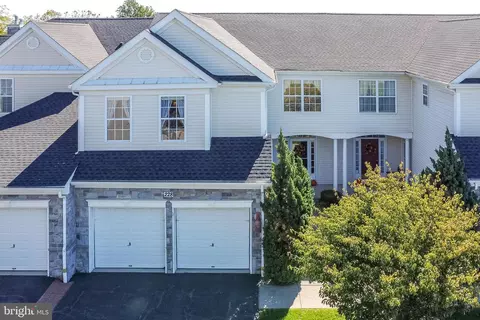 228 Merion Ln, Easton, PA 18042