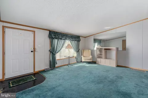 183 Greenbriar Dr S, Bath, PA 18014 photo 13