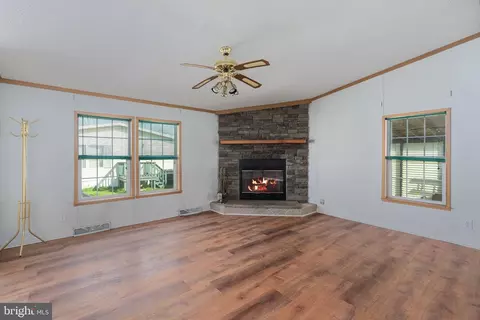 183 Greenbriar Dr S, Bath, PA 18014 photo 32