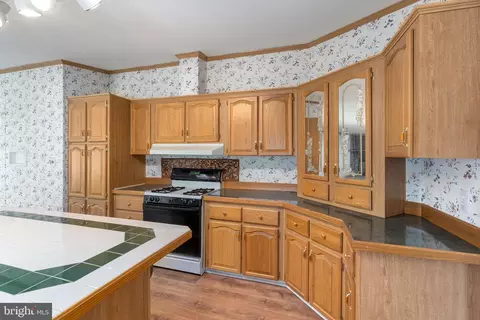 183 Greenbriar Dr S, Bath, PA 18014 photo 22