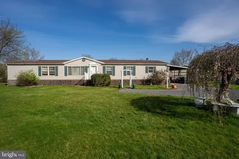 183 Greenbriar Dr S, Bath, PA 18014 photo 3
