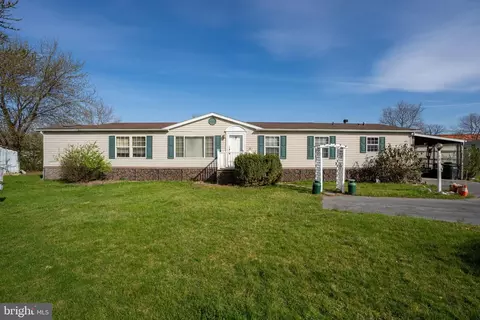 183 Greenbriar Dr S, Bath, PA 18014 photo 2