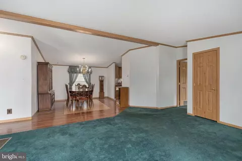 183 Greenbriar Dr S, Bath, PA 18014 photo 16