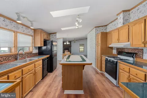 183 Greenbriar Dr S, Bath, PA 18014 photo 21